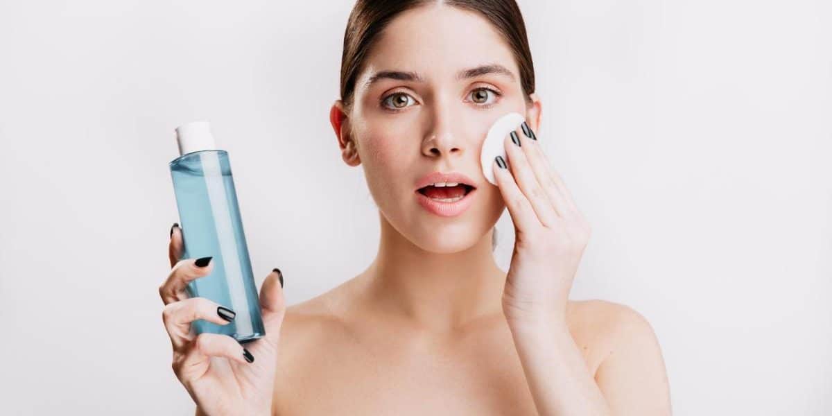 Acqua micellare: la guida completa per scegliere e utilizzare il prodotto giusto